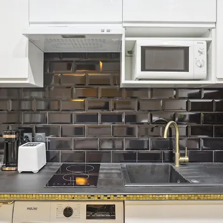 Bnbnova - Louvre & Tuileries Gardens Paris